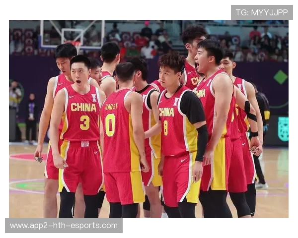 中国男篮在奋斗中不断成长，中国男篮出发