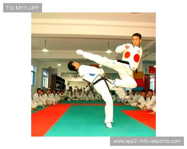 体育趣味挑战：运动员的疯狂特技动作合集