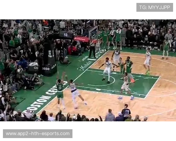 塔图姆突破分球,波士顿底角三分命中 塔图姆突破分球,波士顿底角三分命中